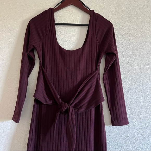 NWT MINKPINK Nora Ribbed Waist Tie Maroon Side Slit Midi Dress Size Medium - Picture 3 of 11